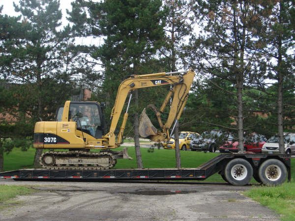 unloadingequipment.jpg